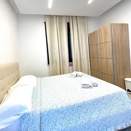 Magenta Lodging Pensión 3*