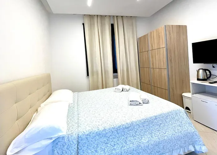 Magenta Lodging Pensión 3*